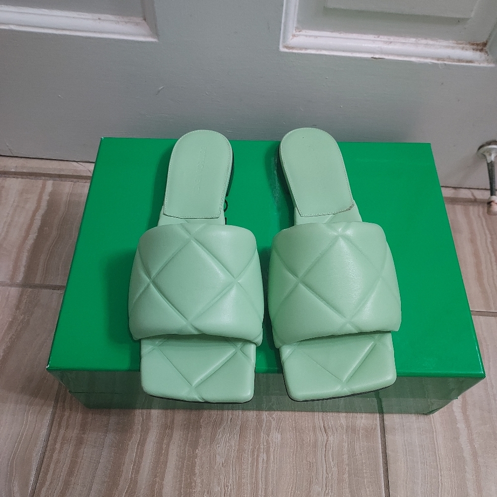 Bottega Veneta Leather Veneta Lido Pistachio Pastel Flat Slide